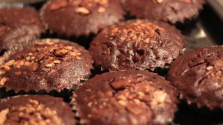 人間関係や仕事がしんどい女子のための みんなでいっしょにスイーツづくり